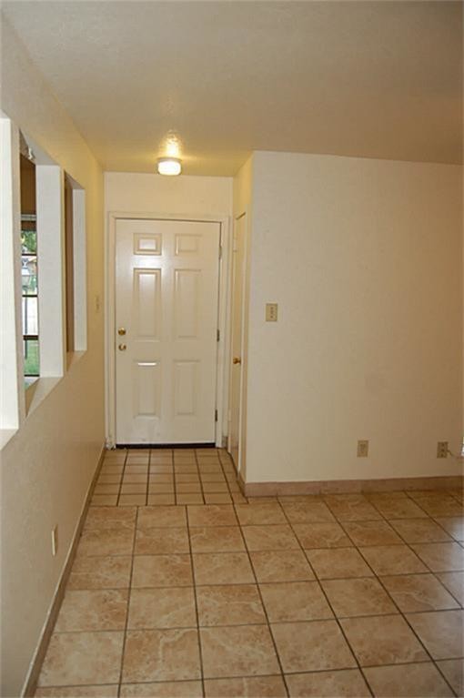 Building Photo - 10119 Hannon Dr