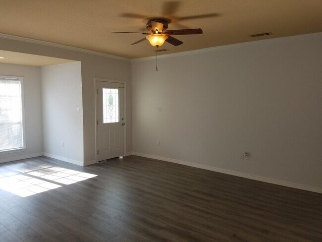 Building Photo - 10097 Byrd Ave