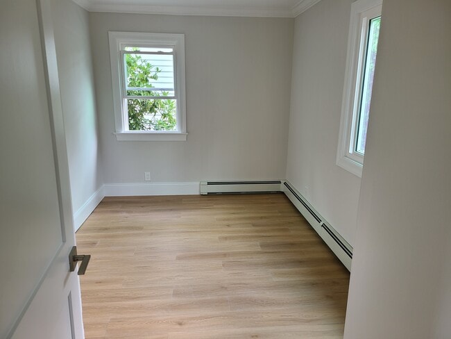 Building Photo - 148 Litchfield Ave