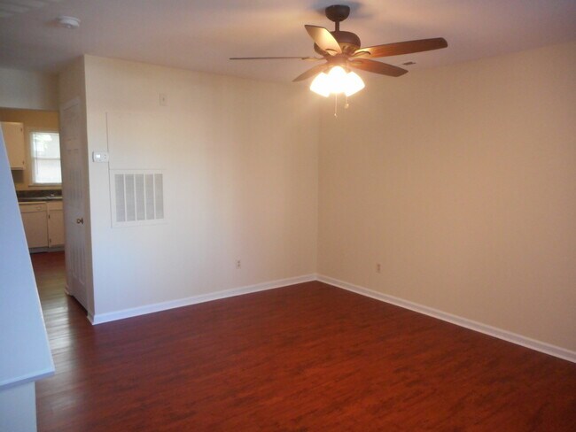 Foto del edificio - 1112 Camden Ave