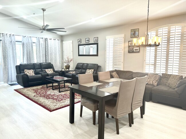 Great room_4 - 10179 E Meadow Hill Dr