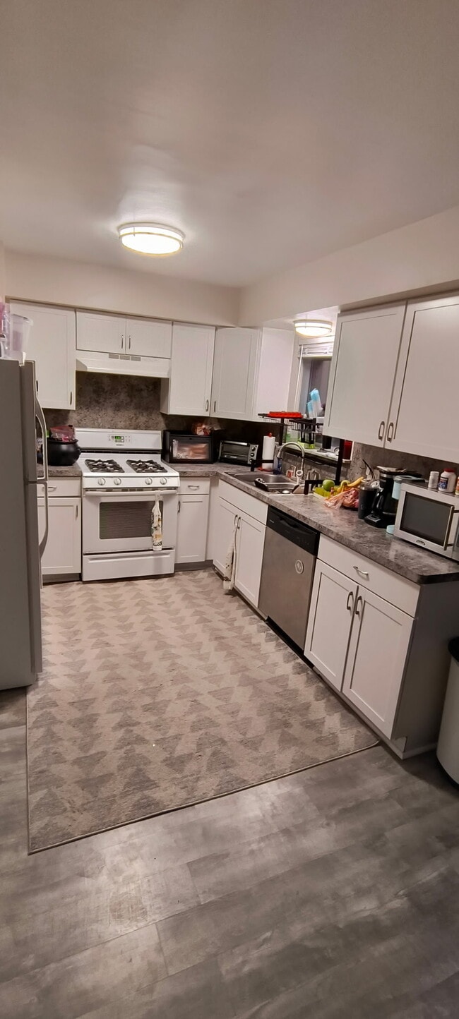 Foto del edificio - 1990 Armensko Ln