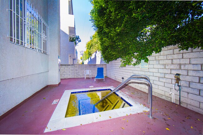 Foto del edificio - 10465 Eastborne Ave