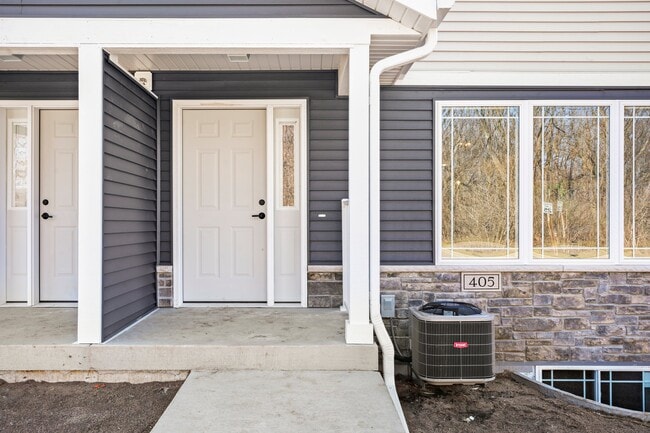 Foto del edificio - 5713 Eternity Dr