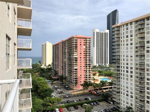 Foto del edificio - 231 174th St