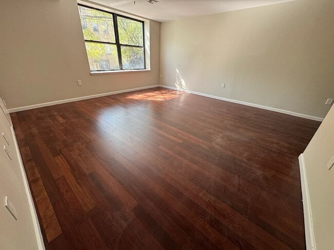 Building Photo - 119 Elizabeth Ave