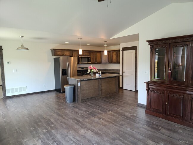 Building Photo - 301 Boone Dr