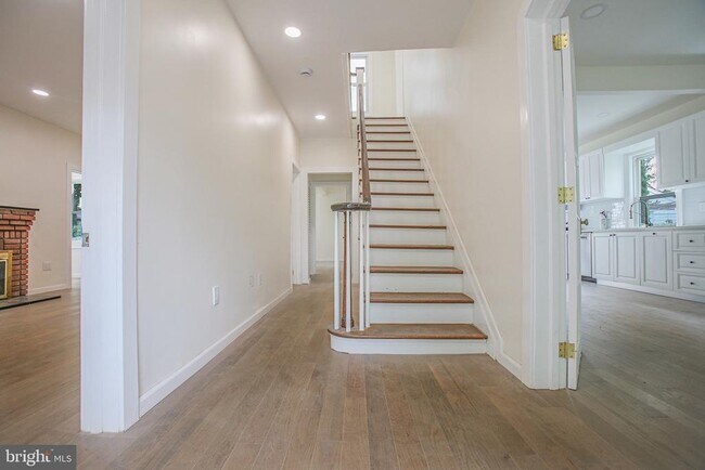 Foto del edificio - 119 Linden Ln