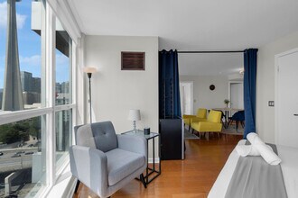 Building Photo - 208 Queens Quay W