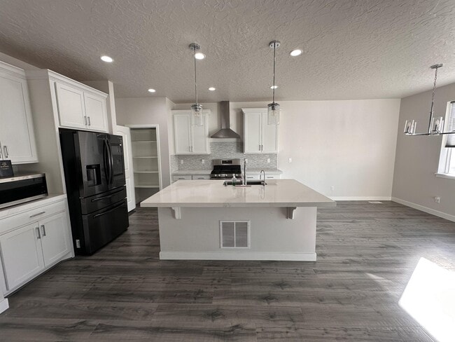 Foto del edificio - 121 N Independence Way