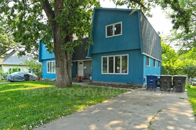 Building Photo - 3919 SW 3rd St