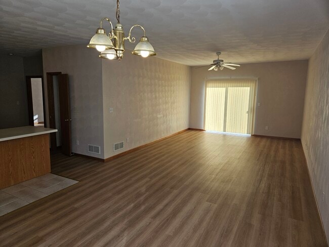 Building Photo - 10296 Metalmark Ln