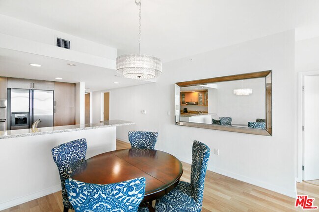Foto del edificio - 13700 Marina Pointe Dr