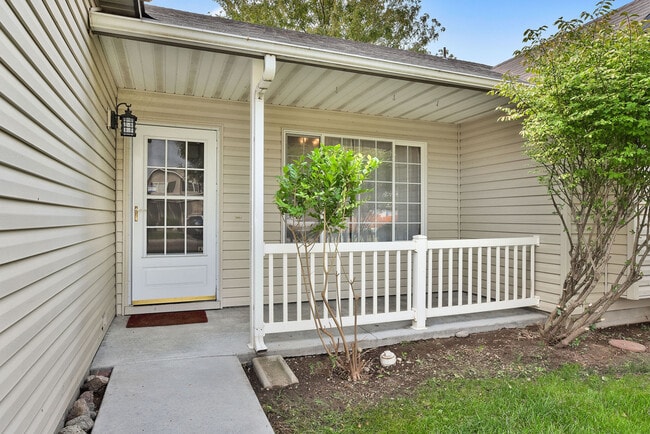 Building Photo - 11793 Shelburne St