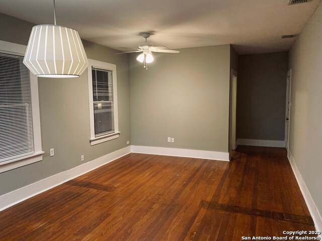 Foto del edificio - 415 E Locust St