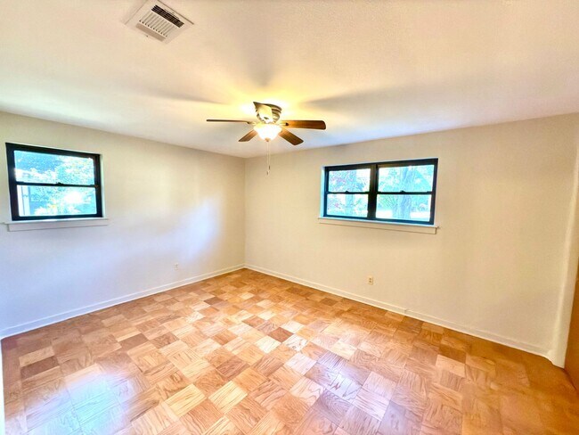 Foto del edificio - 424 Highland Park Dr