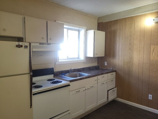 Building Photo - 420 14th St