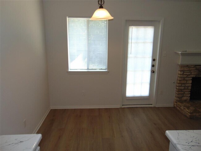 Foto del edificio - 508 Burlwood Ct