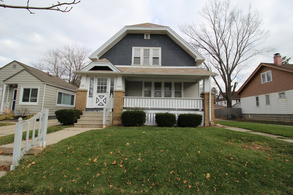 Upper unit of a West Allis duplex - 1932 S 83rd St