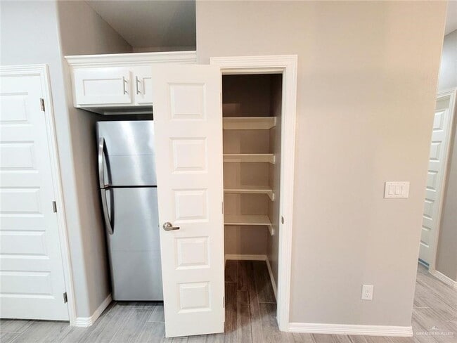 Foto del edificio - 1804 Davenport St