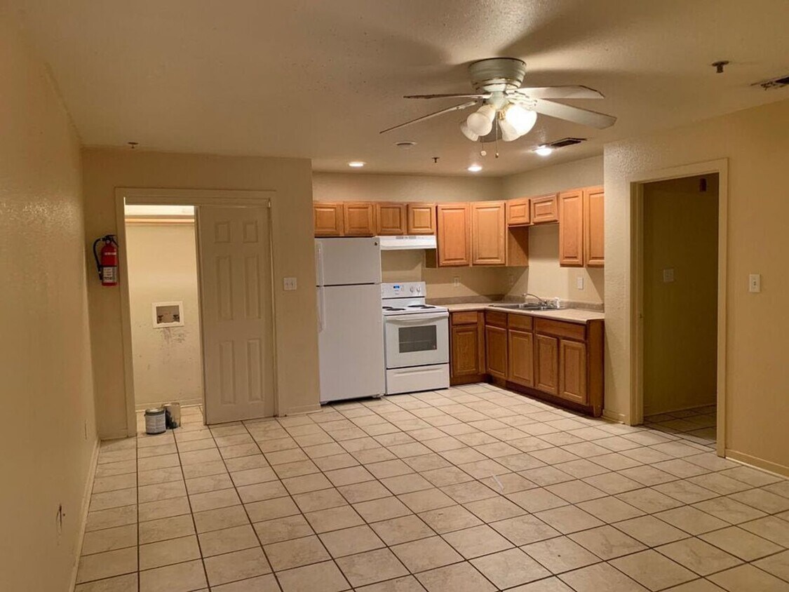 Primary Photo - 1011 Rayburn