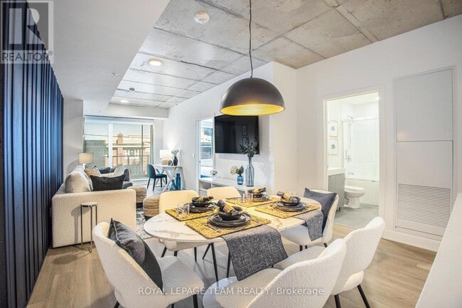 Building Photo - 1655 Carling Ave