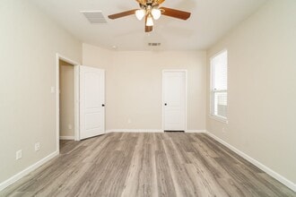 Building Photo - 2012 Brandywine Dr