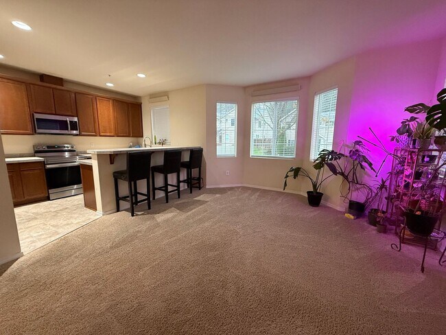 Foto del edificio - 3 Bedroom DuPont Condo for Rent