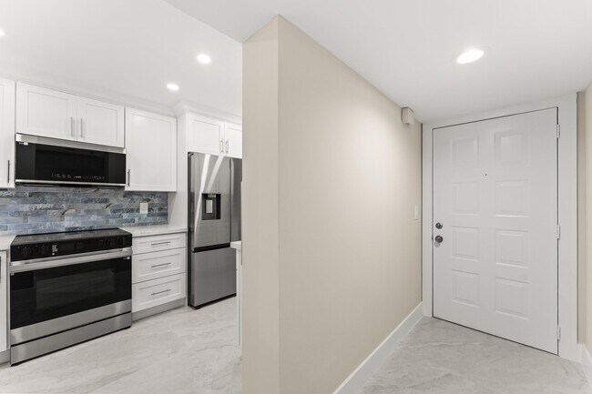 Building Photo - 14476 Amberly Ln