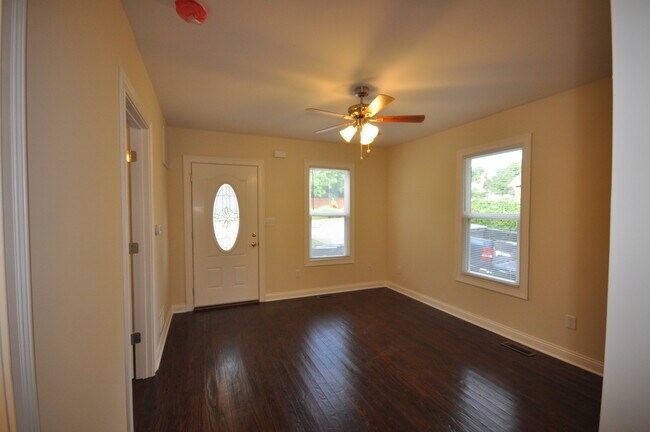 Foto del edificio - Sea Hero - Pre-Leasing for Fall Semester 2026