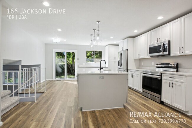 Foto del edificio - 166 Jackson Dr