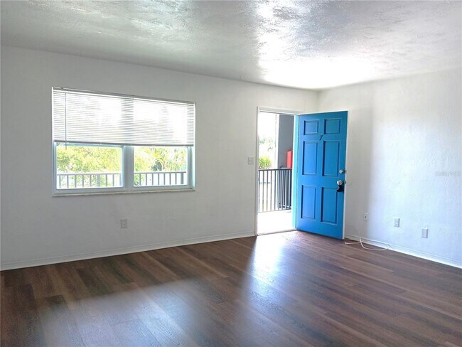 Foto del edificio - 1260 70th St N