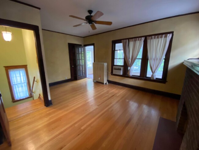 Foto del edificio - 607 N Humphrey Ave