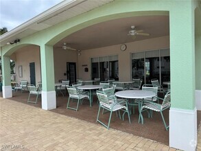 Building Photo - 3636 Pine Oak Cir