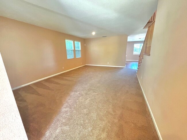 Building Photo - 6001 Jefjen Way