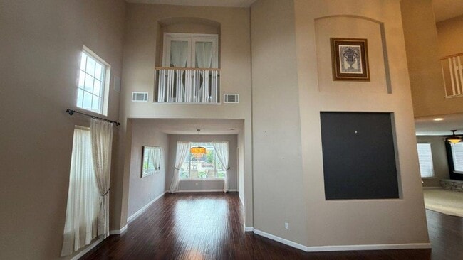 Foto del edificio - Concord! Beautiful Crystal Ranch home, 5 bedroom 3.5 baths, 3200 sq ft.