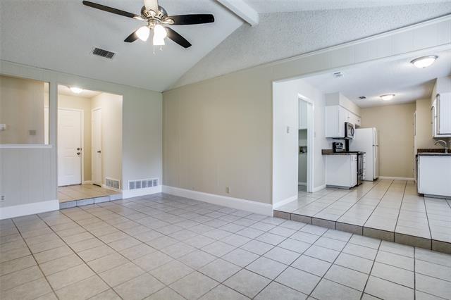 Foto del edificio - 702 W Lynn Creek Dr