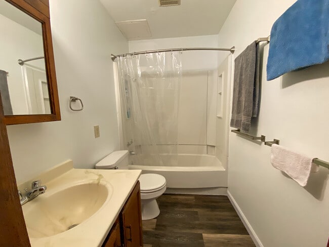 Building Photo - 1214 Vattier Street