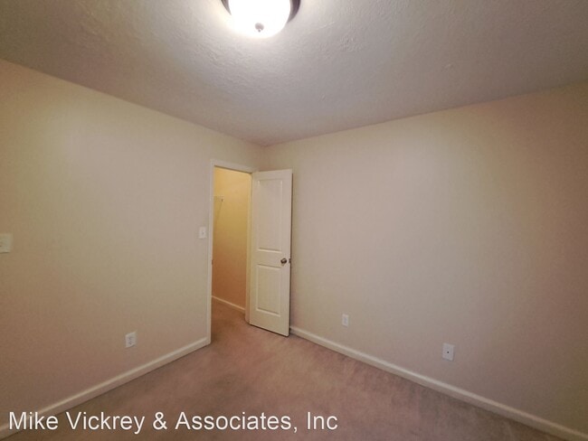 Building Photo - 3 br, 2 bath House - 717 Whispering Willow...
