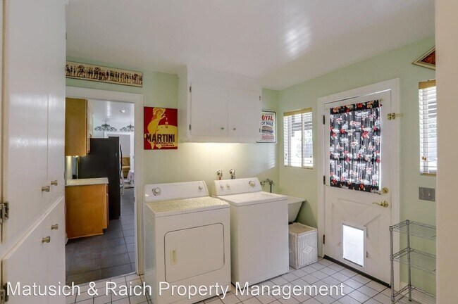 Building Photo - 3 br, 2.5 bath House - 570 Minnesota Avenue