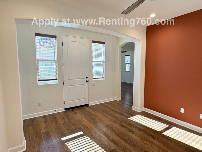 Foto del edificio - Picturesque Home In 55+ Desert Vista Community!