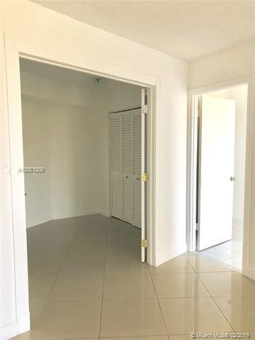 Foto del edificio - 1200 NE Miami Gardens Dr  301W
