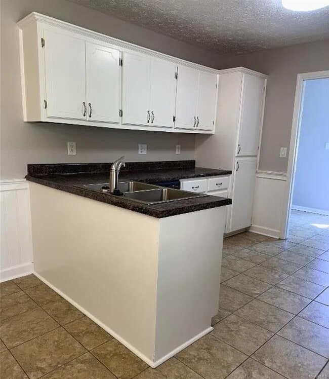 Building Photo - 316 Poplar Dr