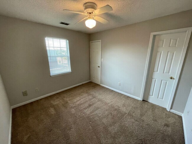 Building Photo - PRE-LEASING FOR AUGUST 7 2026!