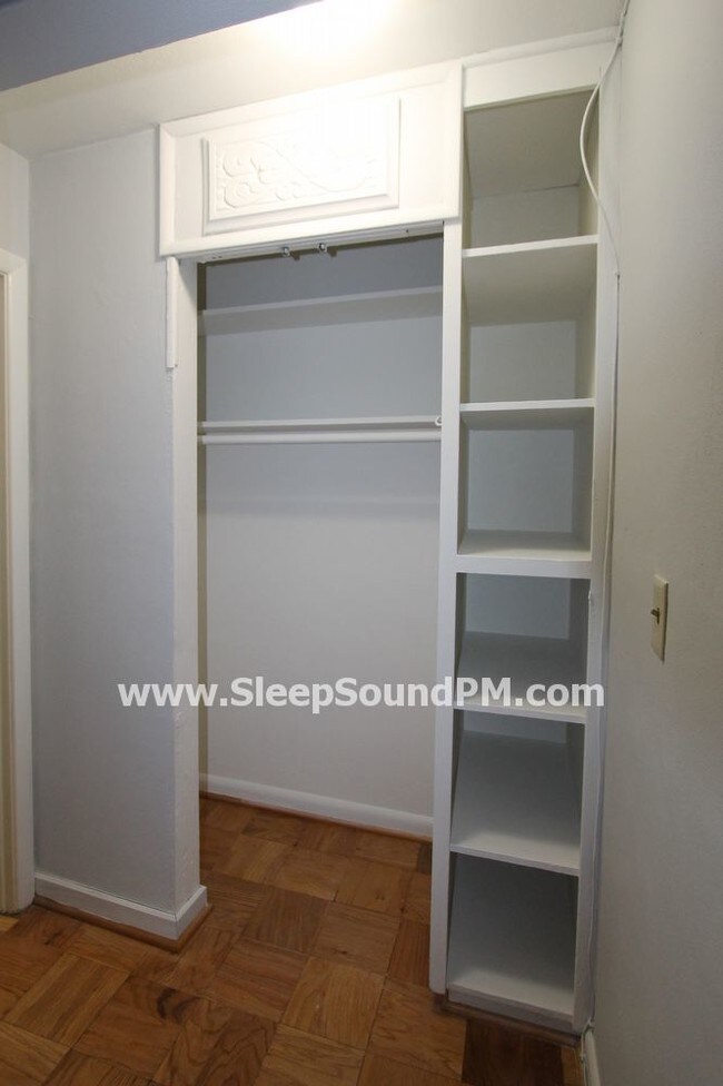 Building Photo - Classic Studio in the Heart of Southeast PDX