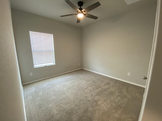 Foto del edificio - "Charming 2-Bed, 2-Bath Retreat with 1,327...