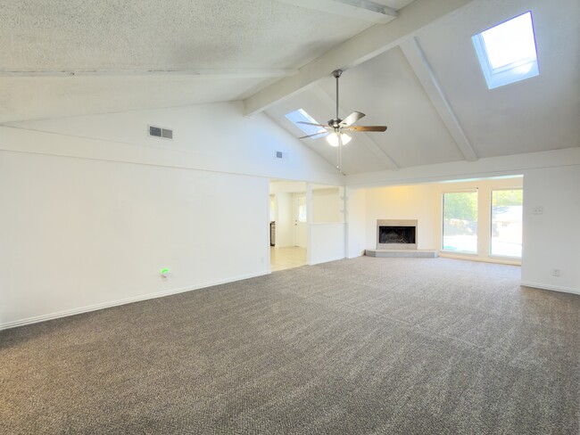 Building Photo - 302 Fair Oaks Blvd