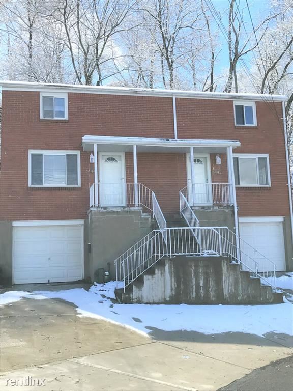 Building Photo - 2 br, 1 bath Townhome - 444 Jacobson Dr