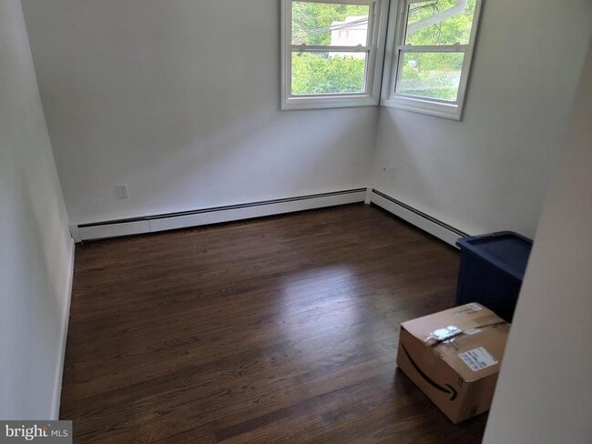 Foto del edificio - 1639 Perkins Ln