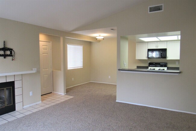 Foto del edificio - Spacious 2BR/2BA San Diego Condo Featuring...
